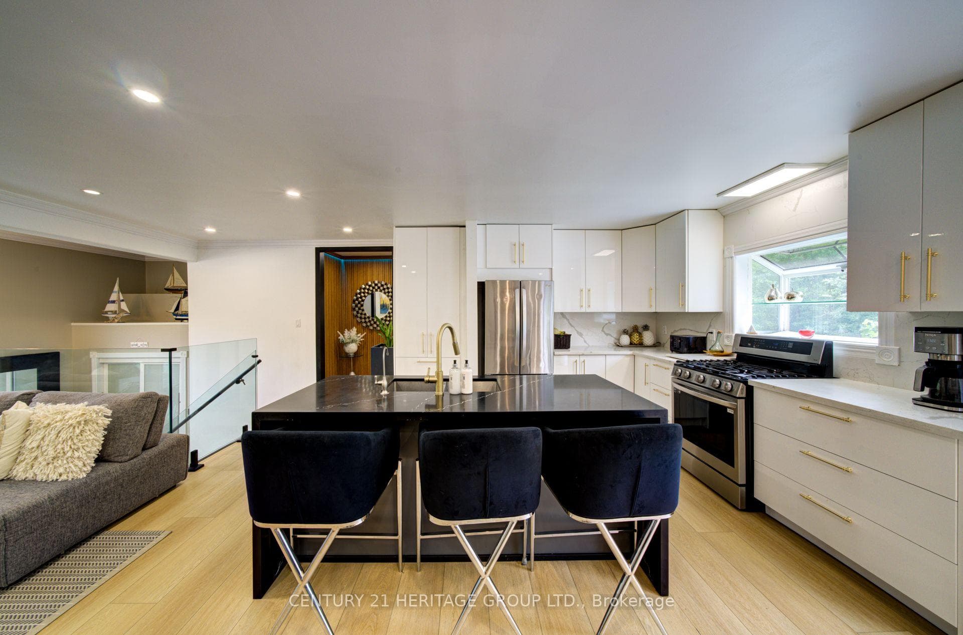 1151 Birch Road photo 8