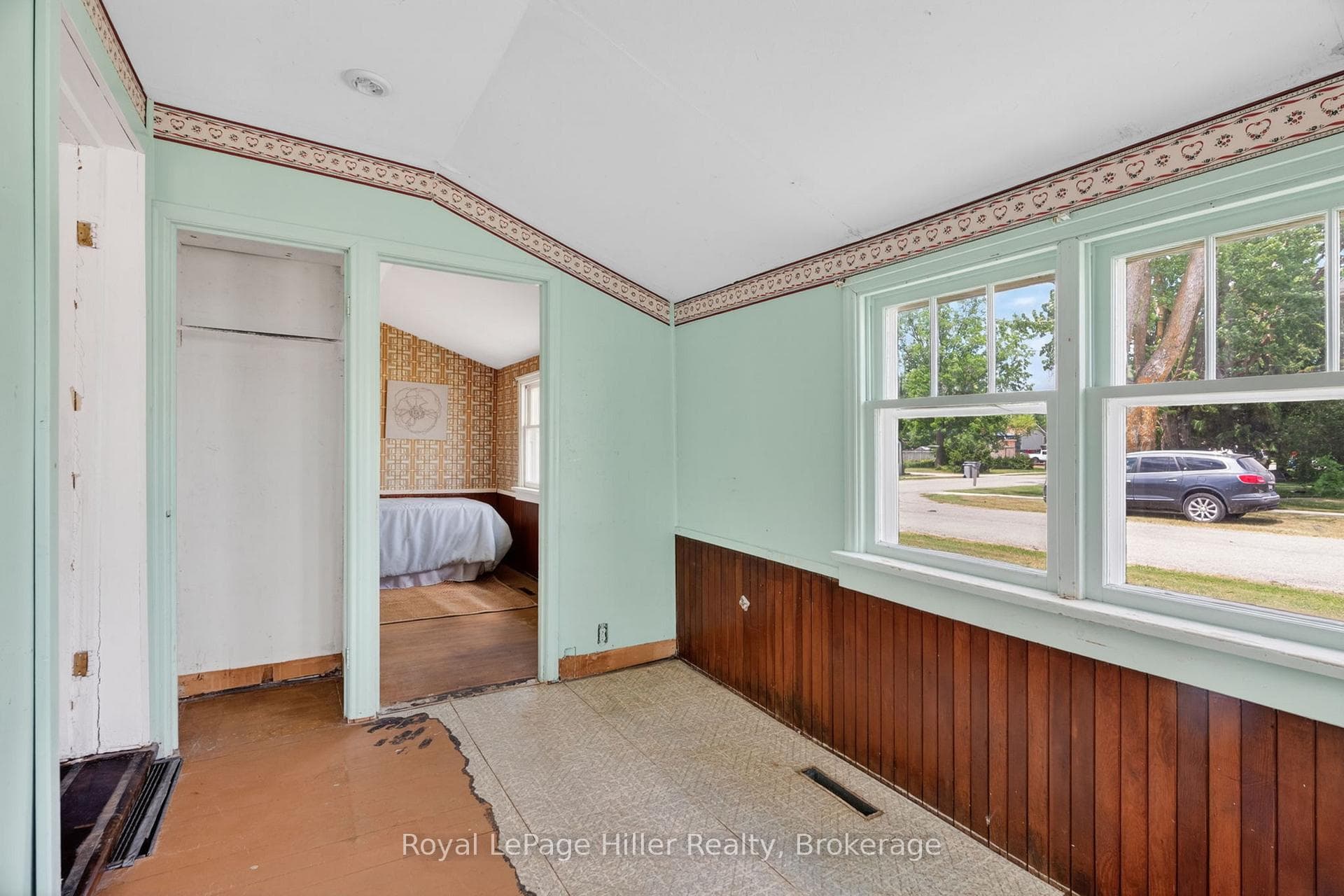 125 Portland Street photo 29