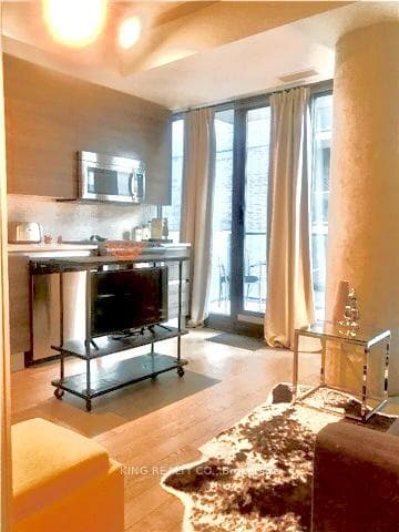 111 Bathurst Street Unit 1501 photo 8