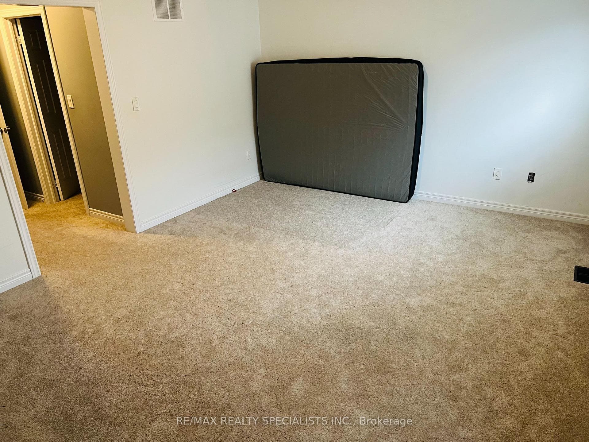 49 Doris Pawley Crescent photo 25