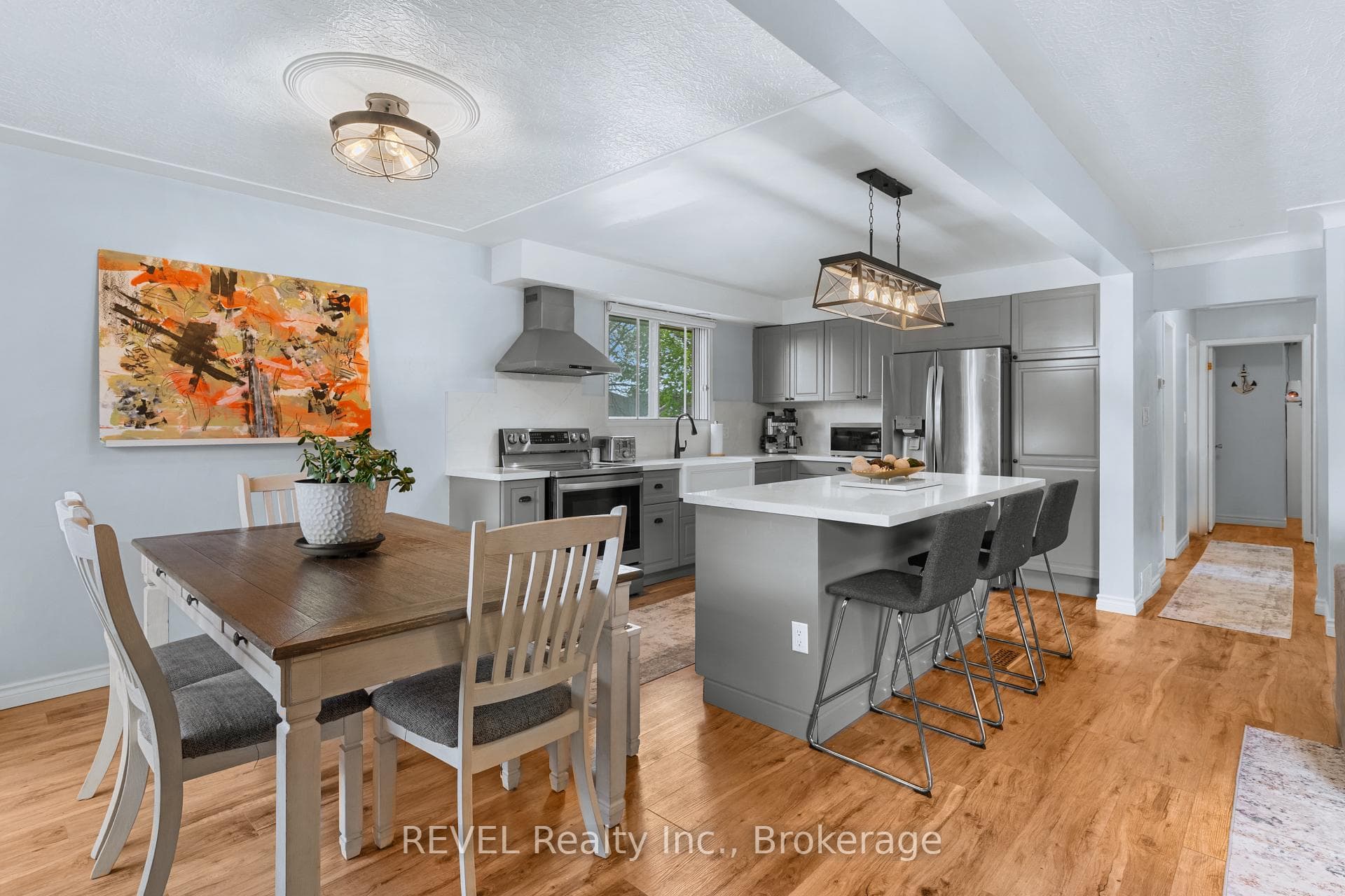 733 Clare Avenue photo 6