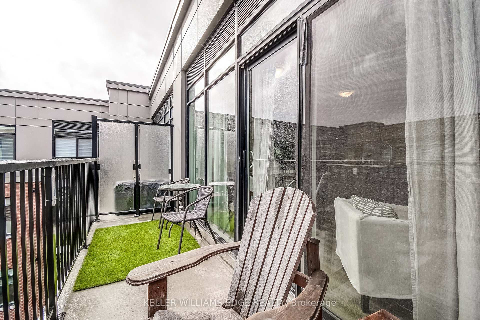 1 Redfern Avenue Unit 424 photo 23