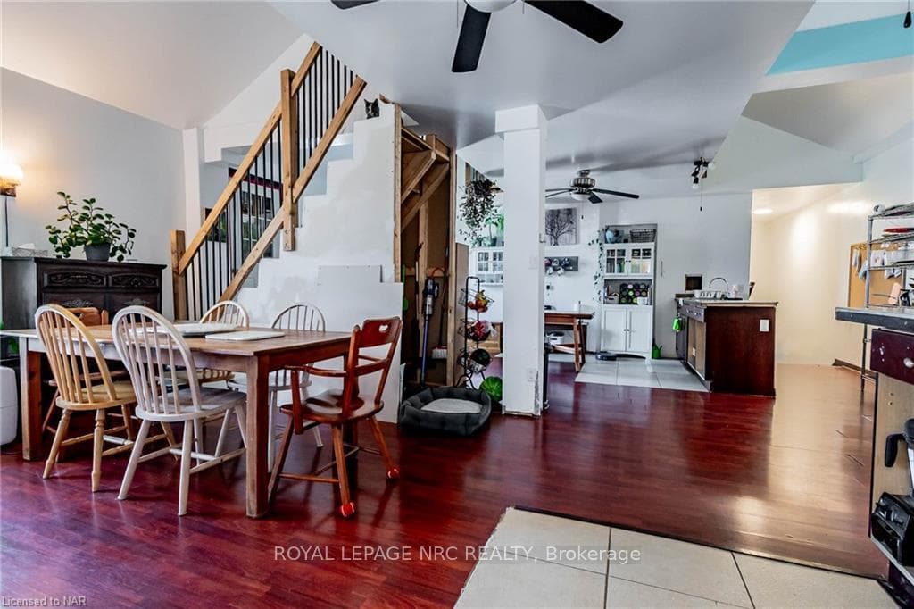 95 WELLAND Street photo 28