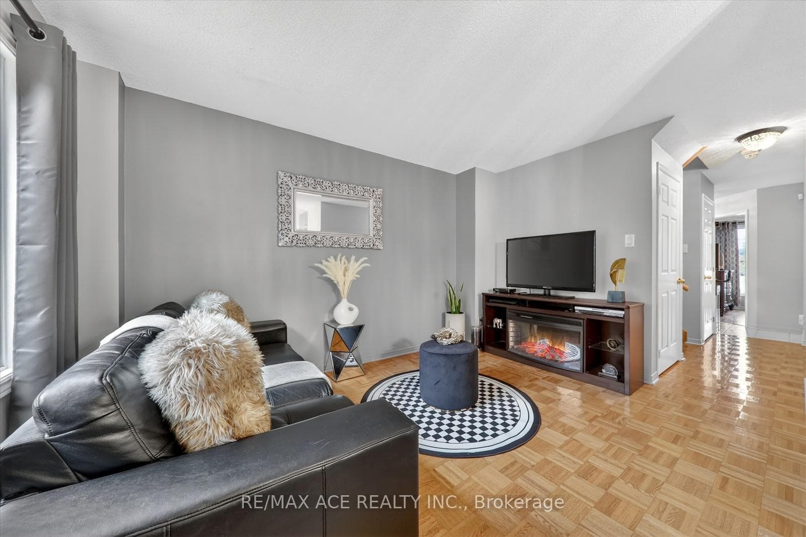 1 Aldcroft Crescent photo 18