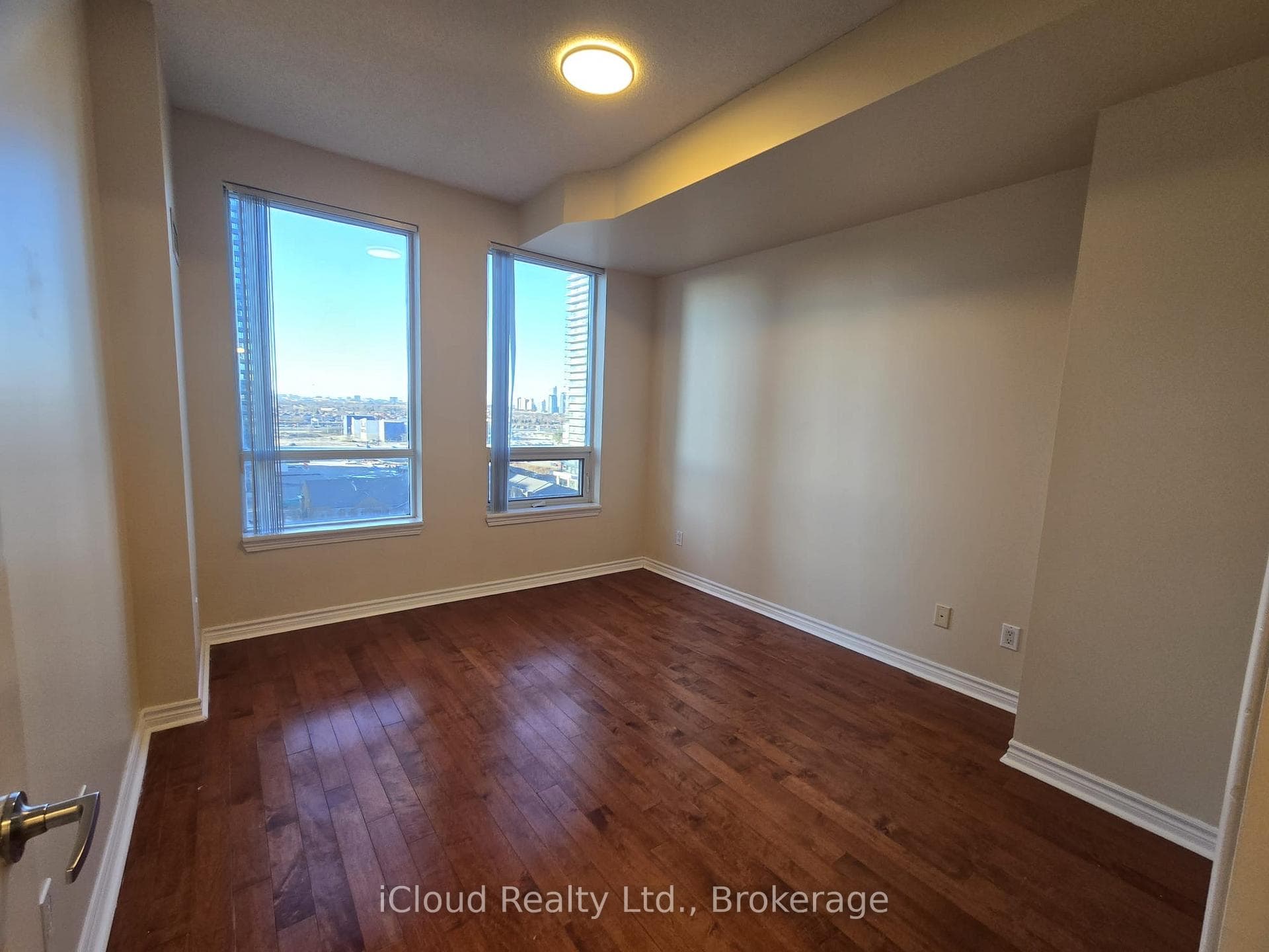 388 Prince of wales Drive Unit 1107 photo 8