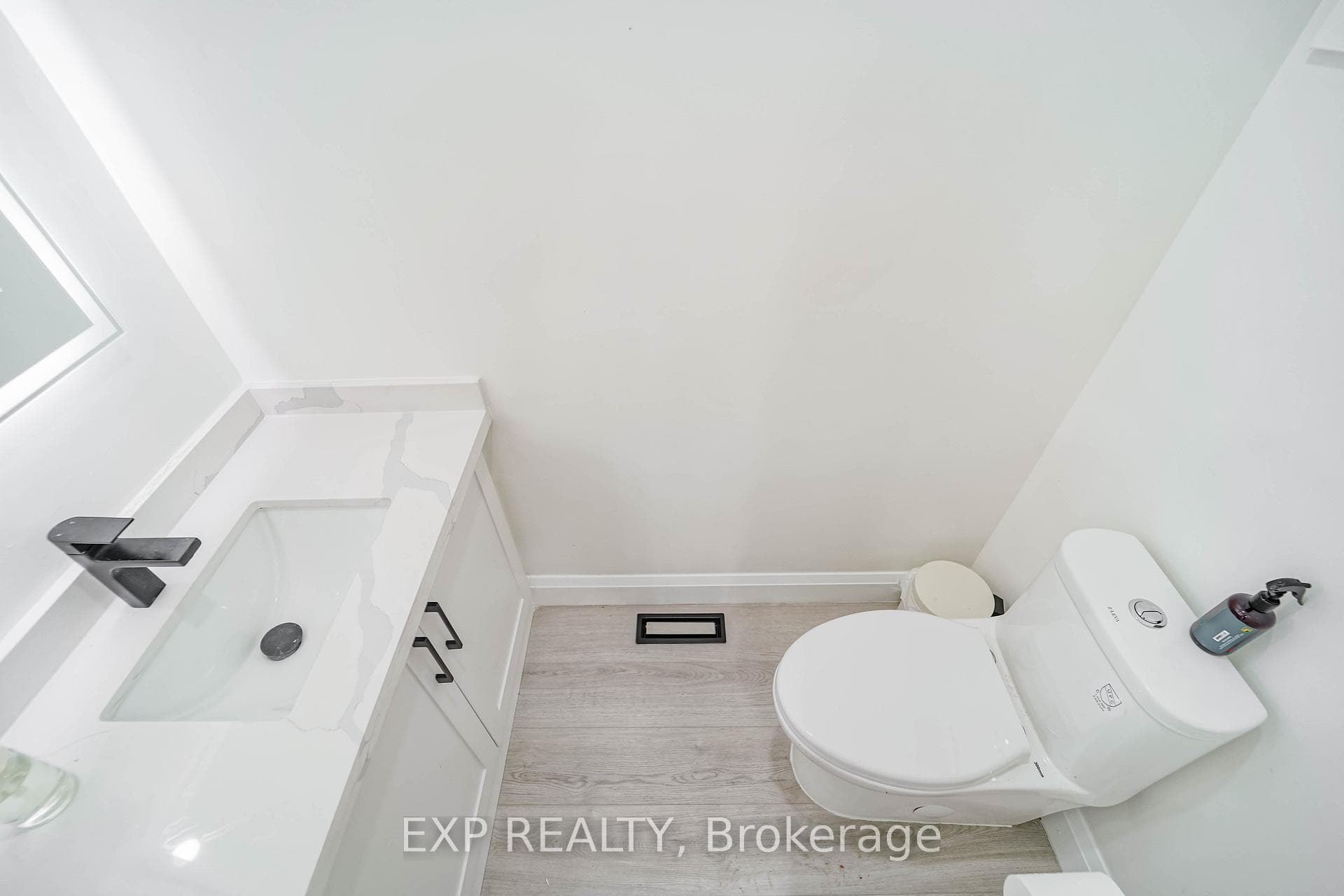 25 Nabob Crescent photo 32