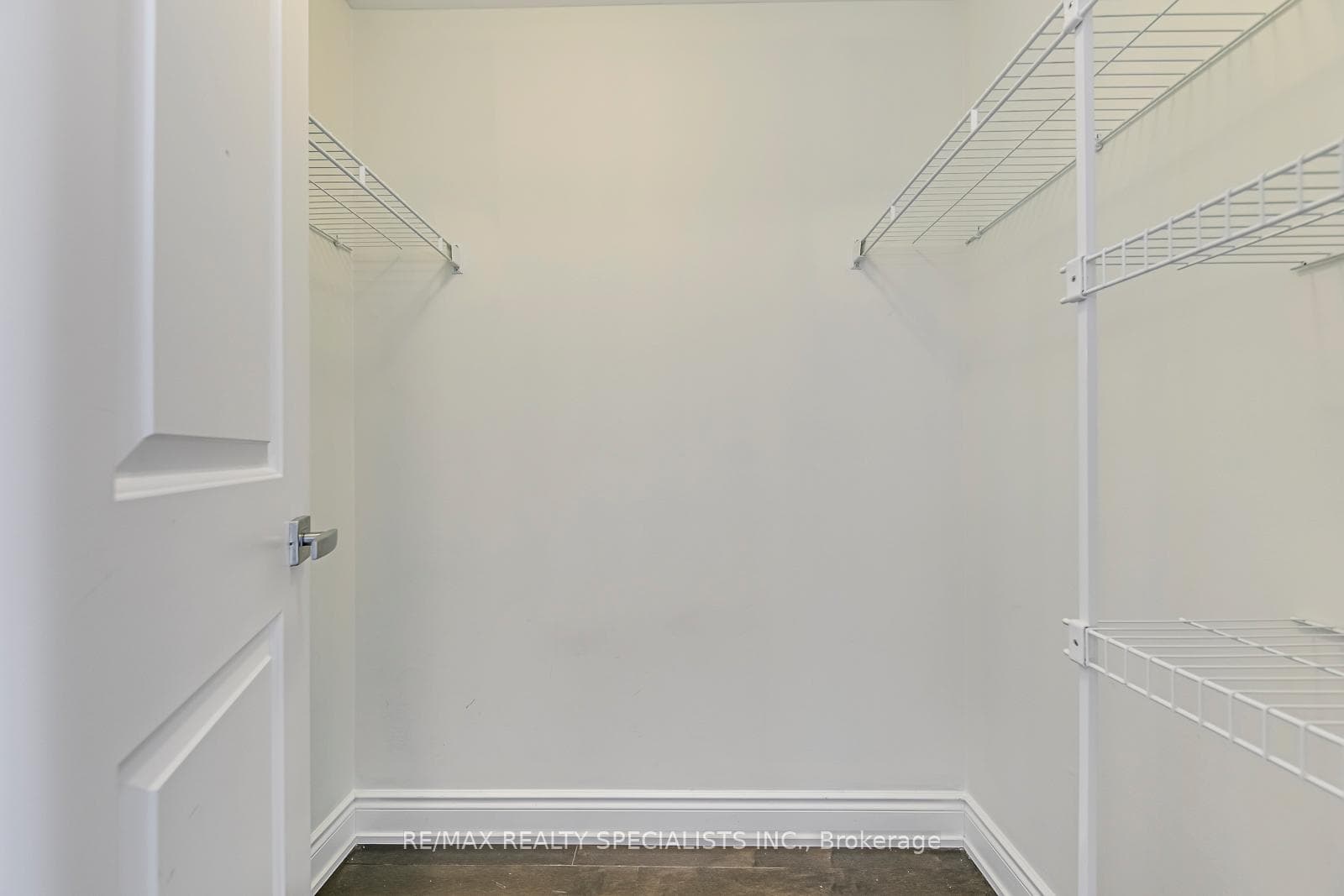 3500 Lakeshore Road Unit 725 photo 26