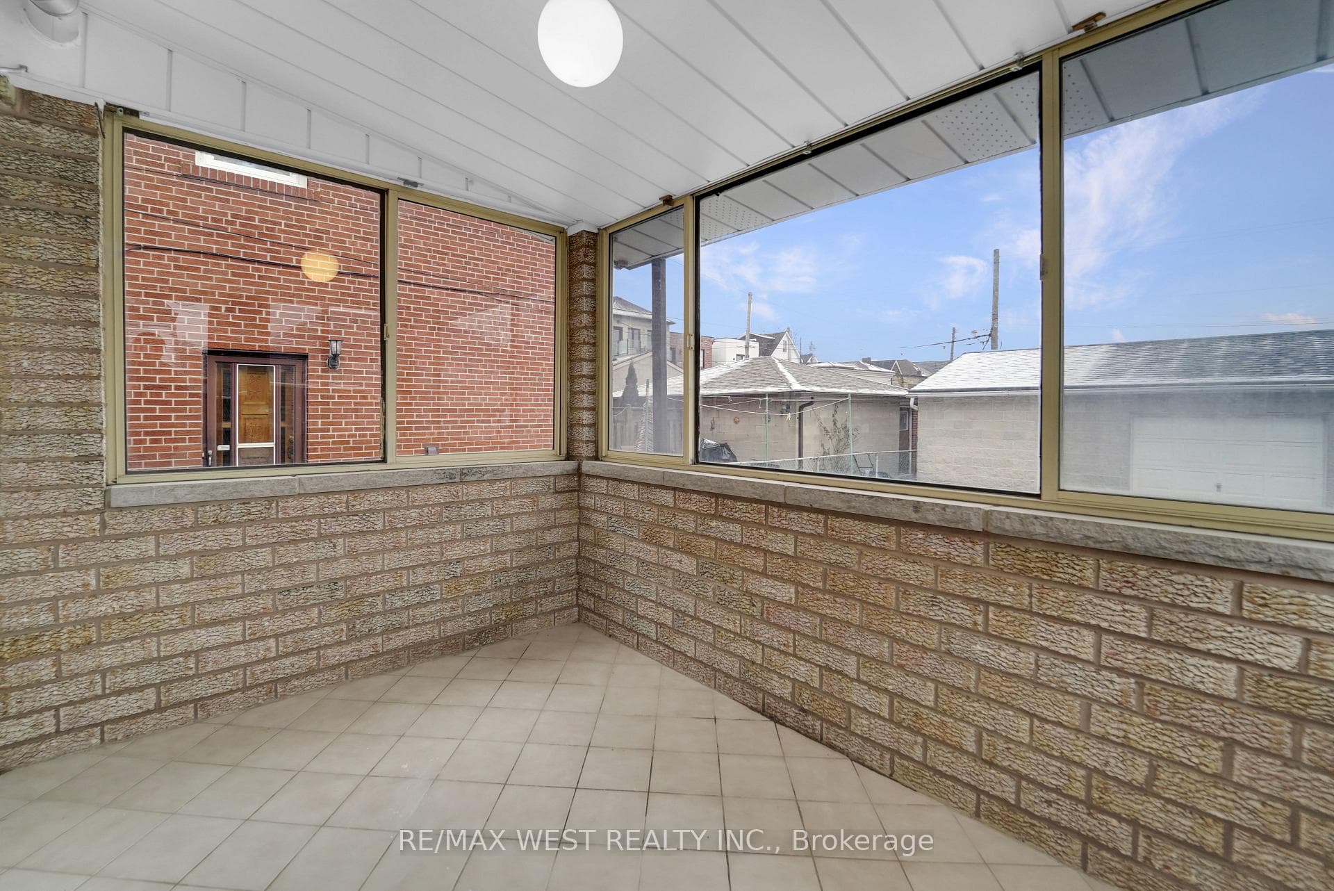 151 Ascot Avenue Unit Main photo 3