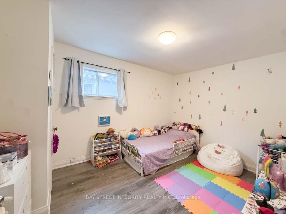 315 Laird Drive Unit Upper photo 7