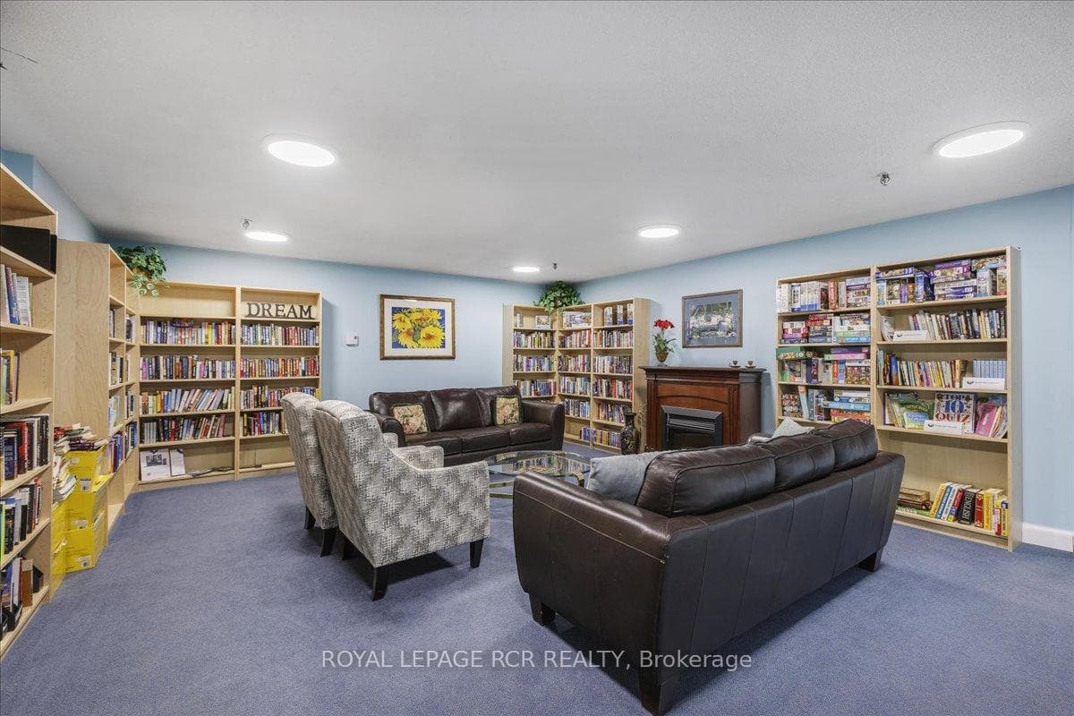 Amenities - Library Room