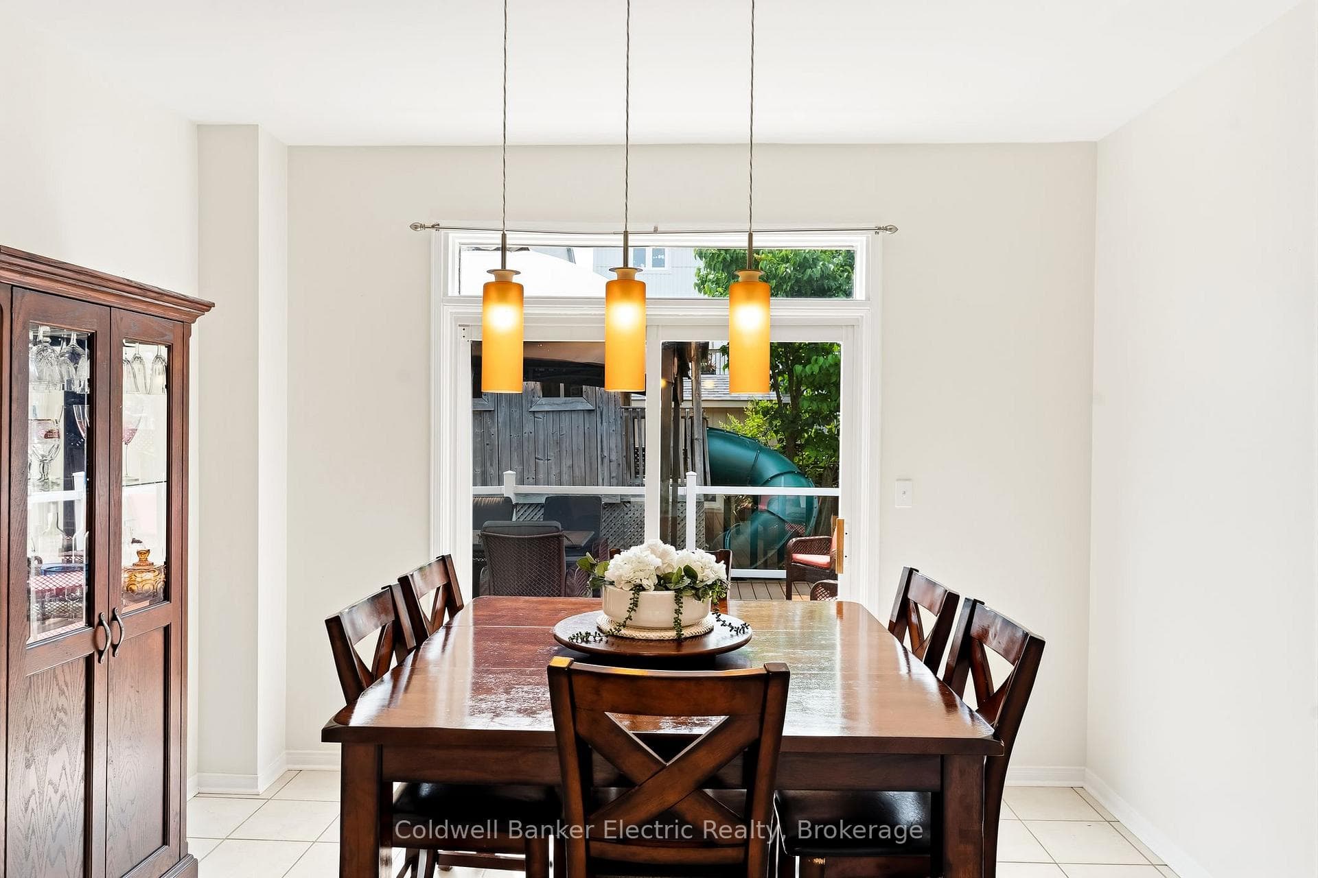 1407 Ashgrove Crescent photo 18