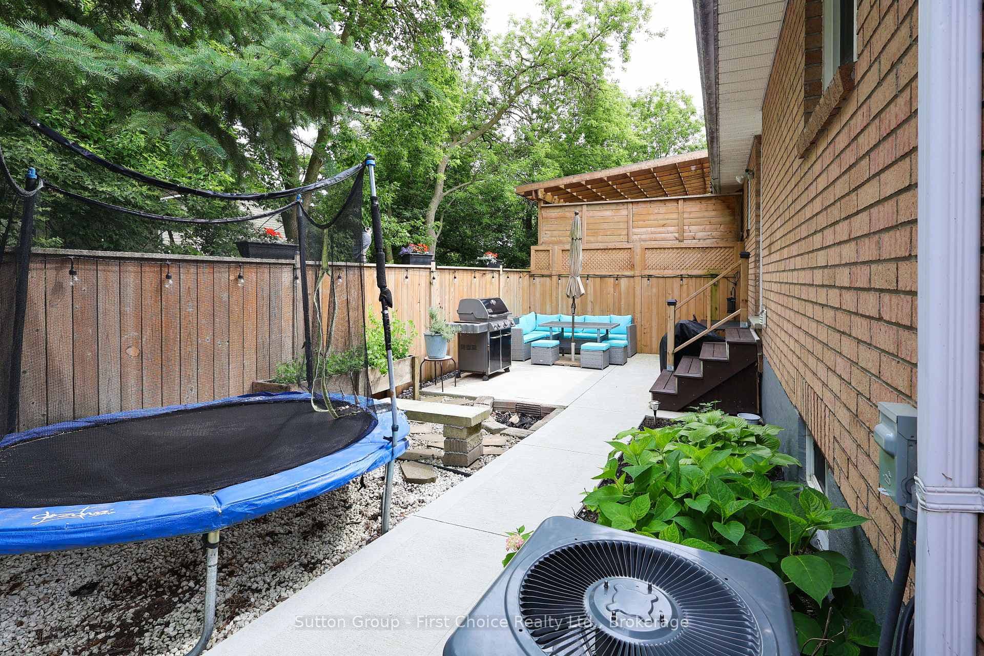 129 Mitchell Court Unit B photo 33