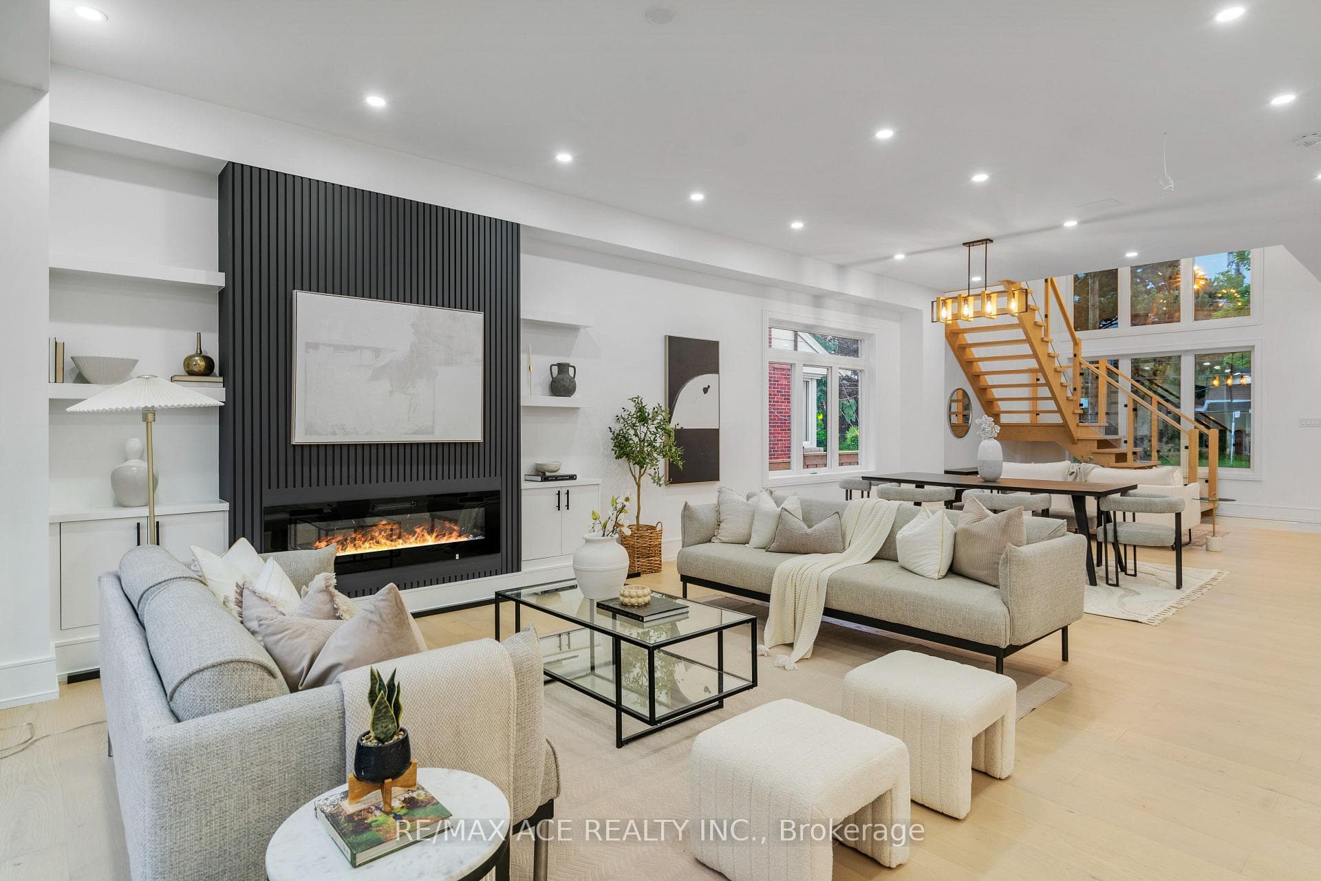 12 McCowan Road photo 13