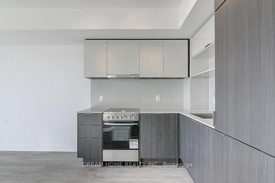 159 Wellesley Street Unit 3304 photo 8