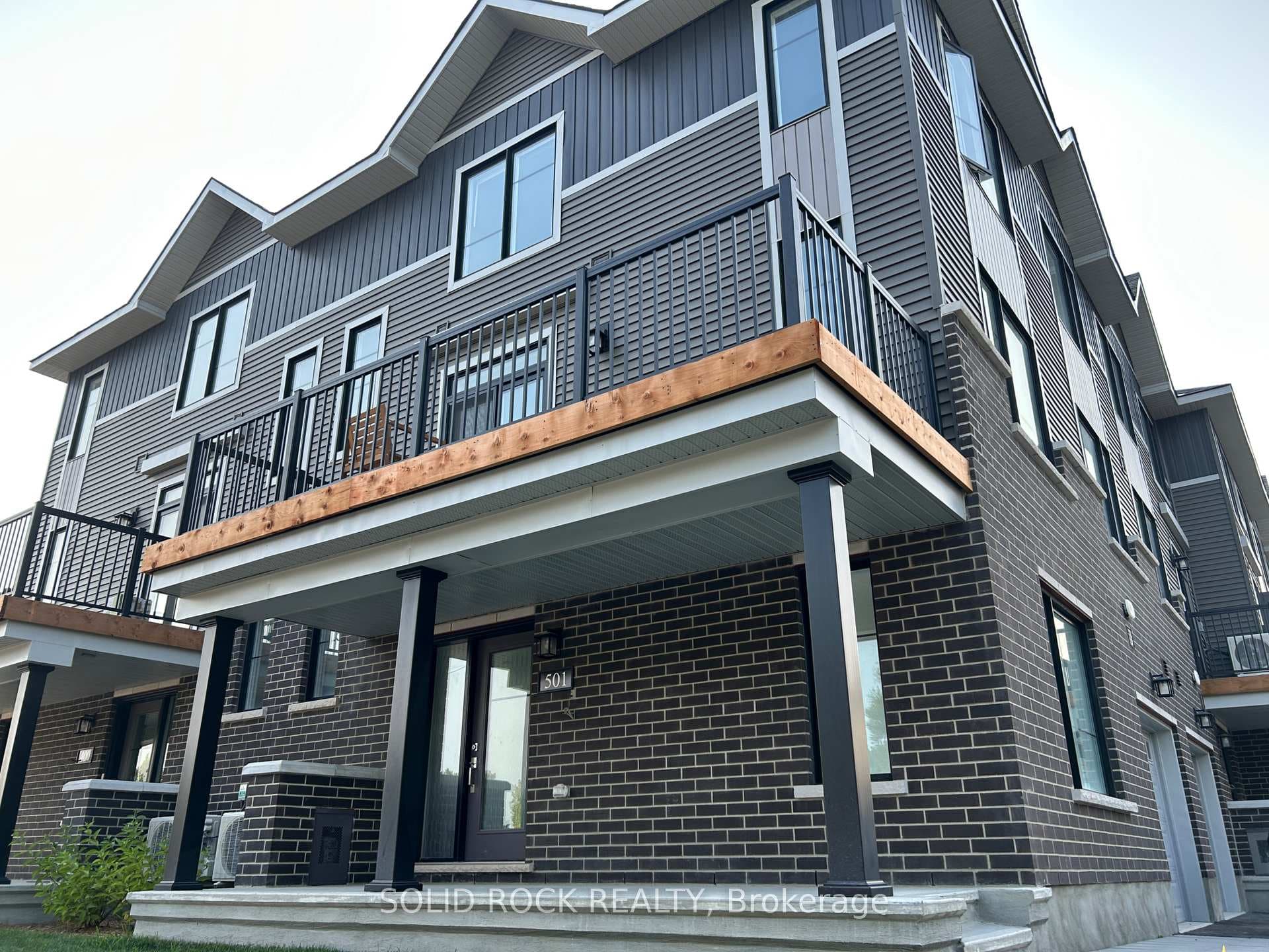501 Woodlily Private photo 3