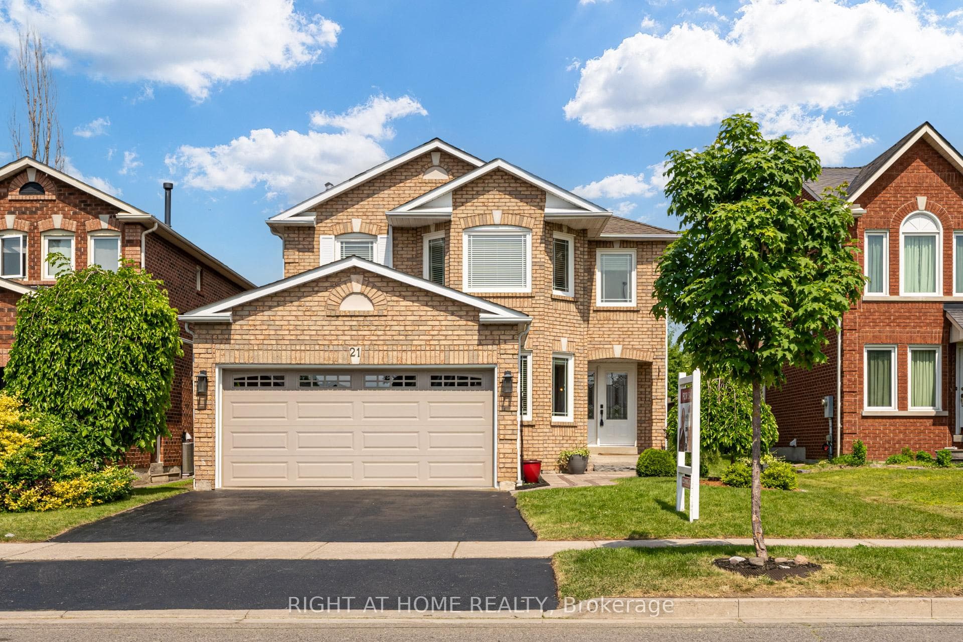 21 Fencerow Drive photo 1