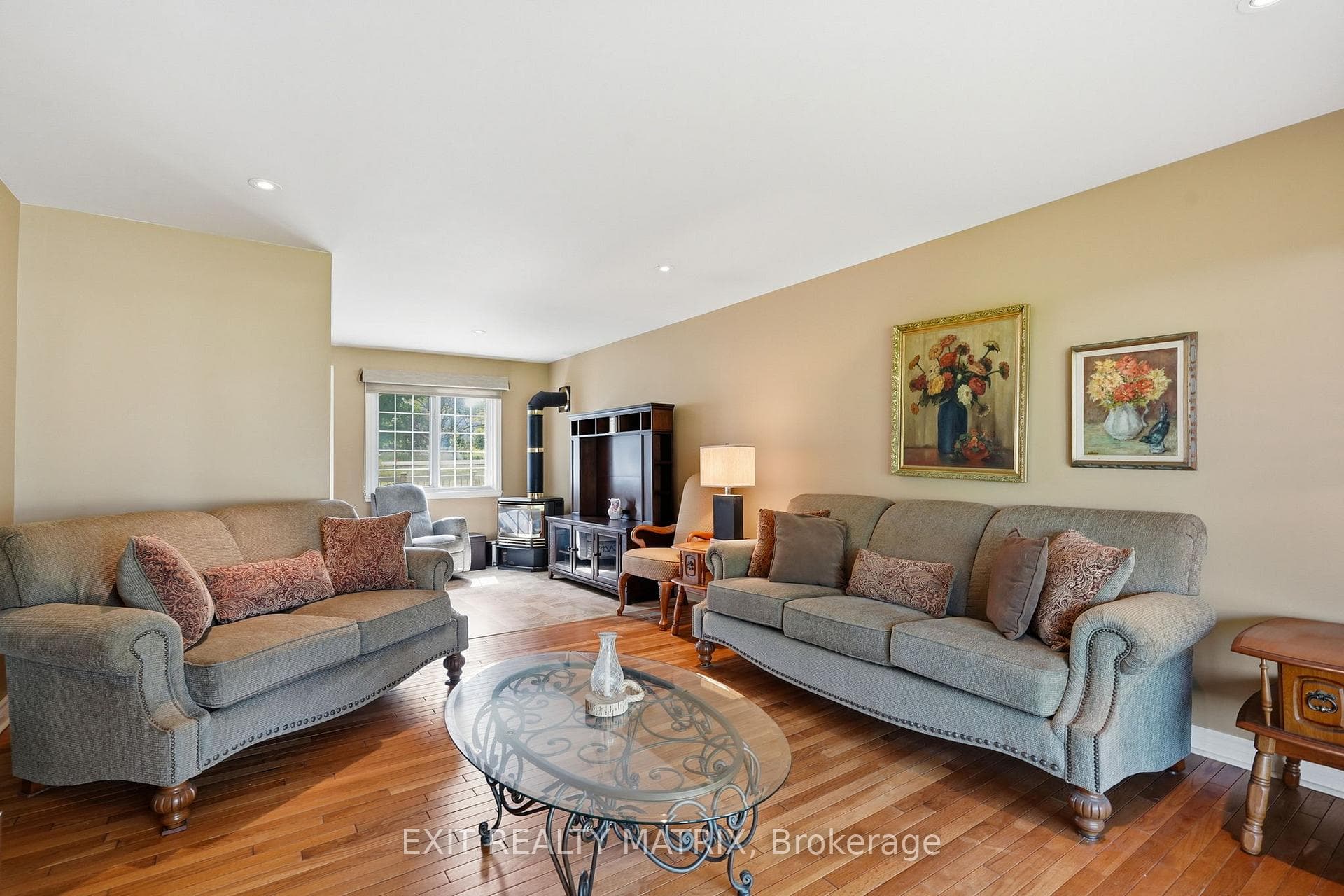 3 Hillview Circle photo 6