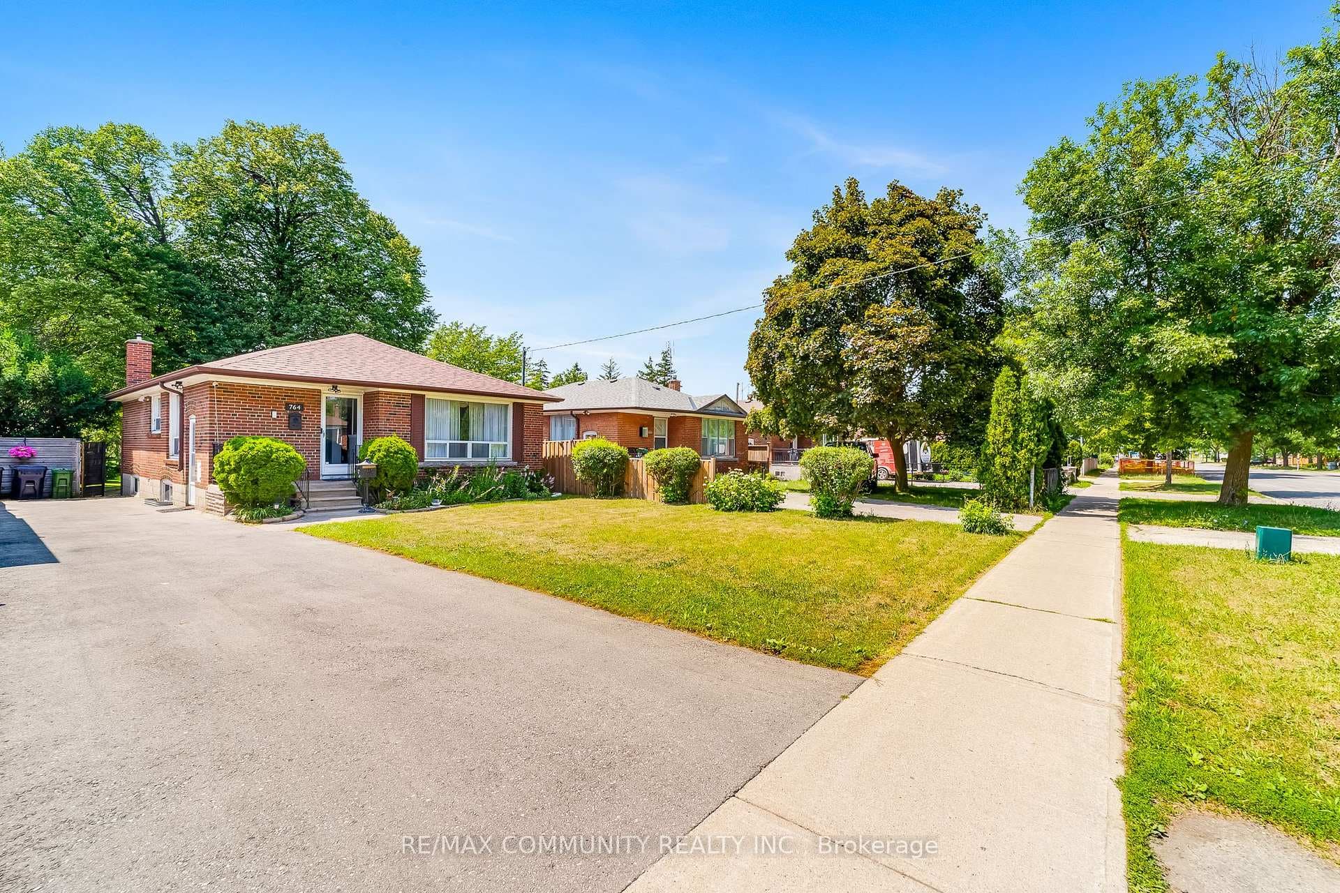 764 Brimley Road photo 1