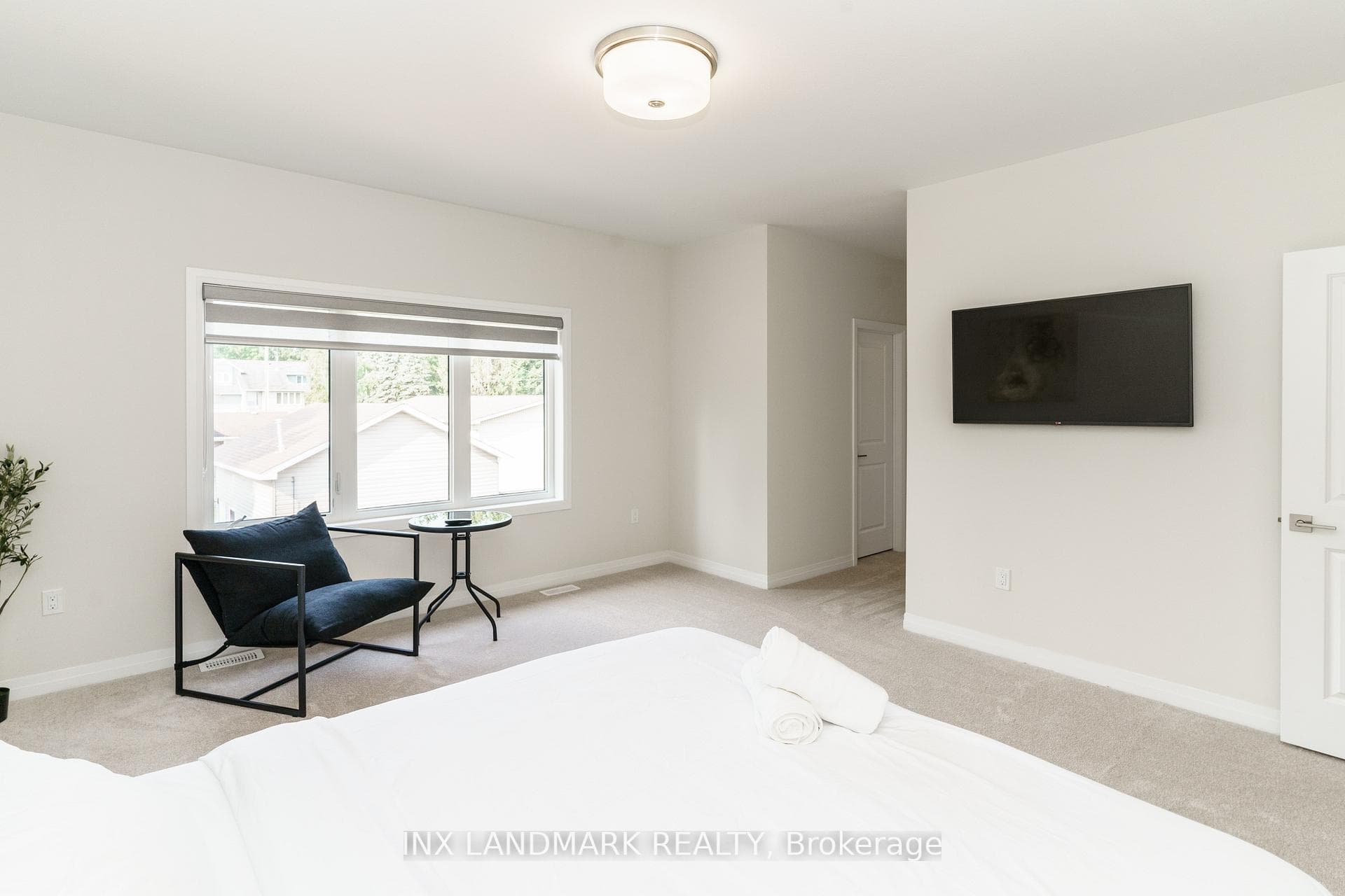 3189 Searidge Street photo 23