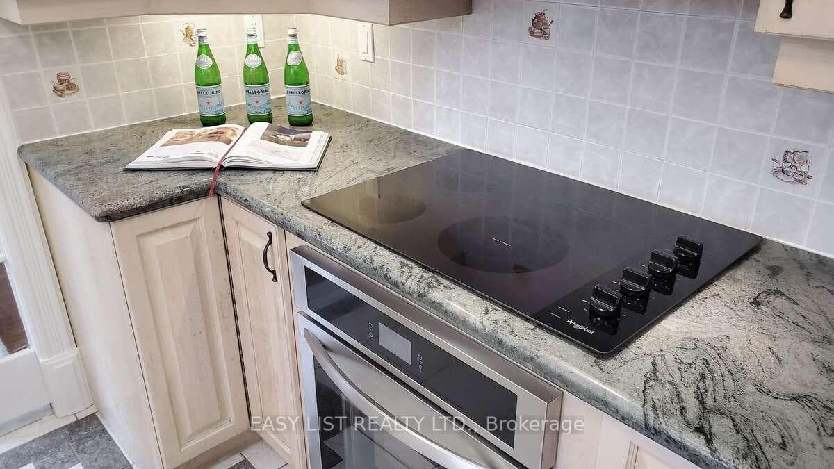 855 Queen Street Unit 1 photo 19