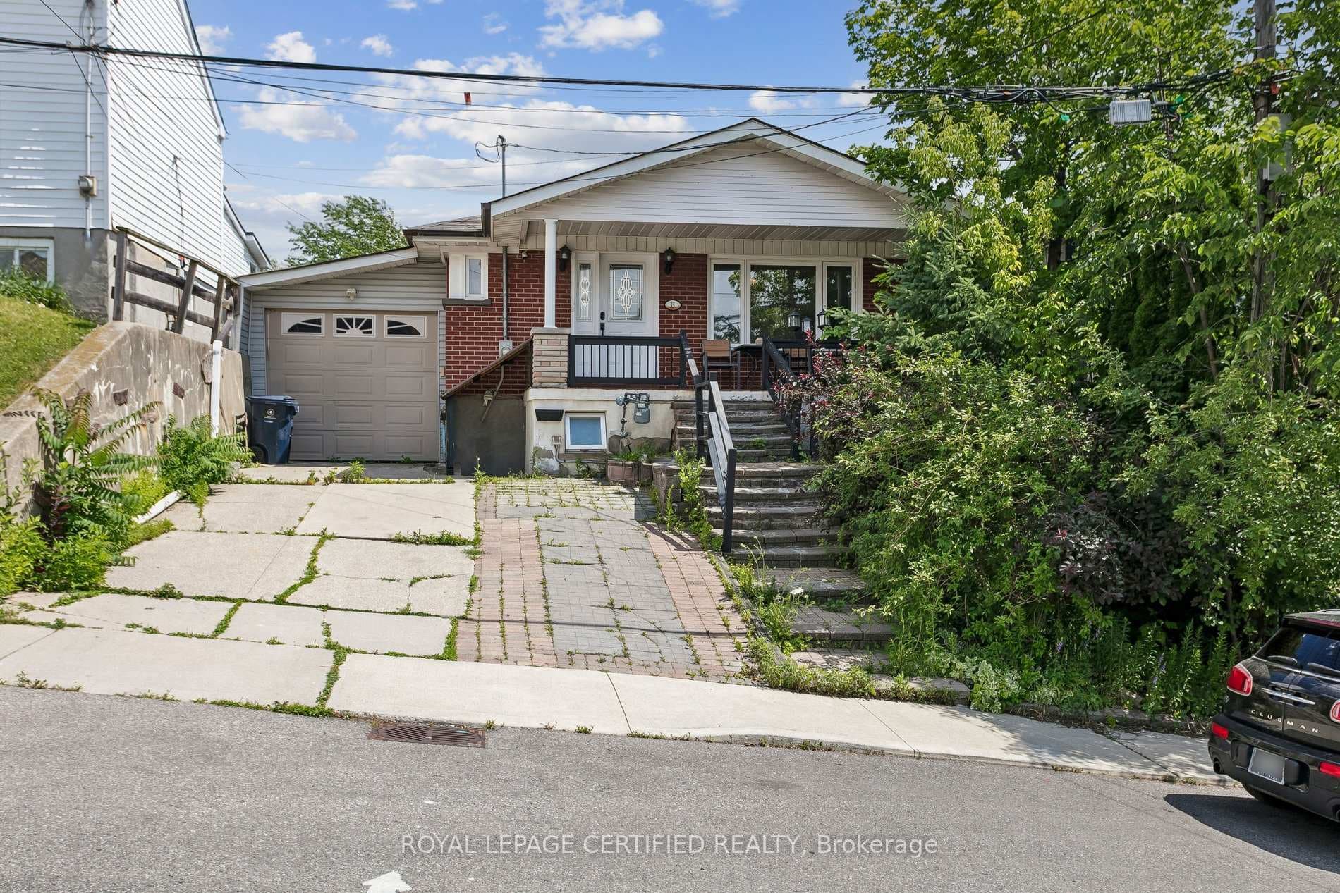 33 Donald Avenue photo 4