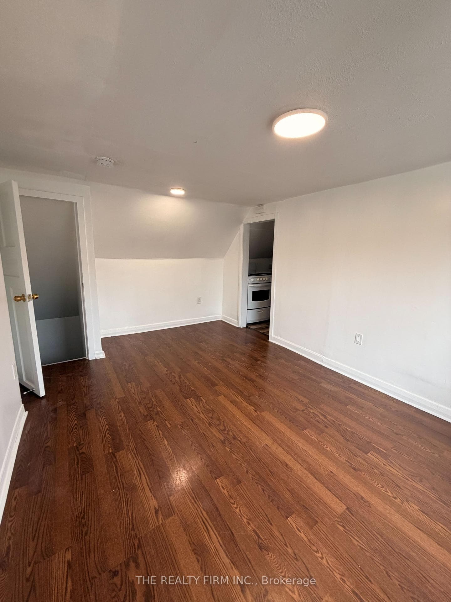 25 Glenwood Avenue Unit Upper photo 10
