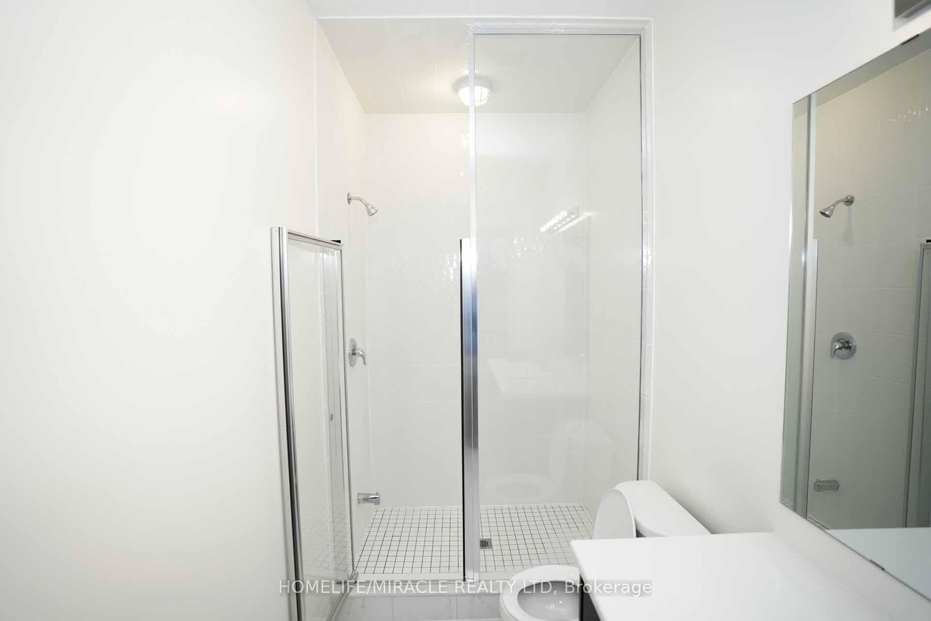 1561 Green Road photo 30