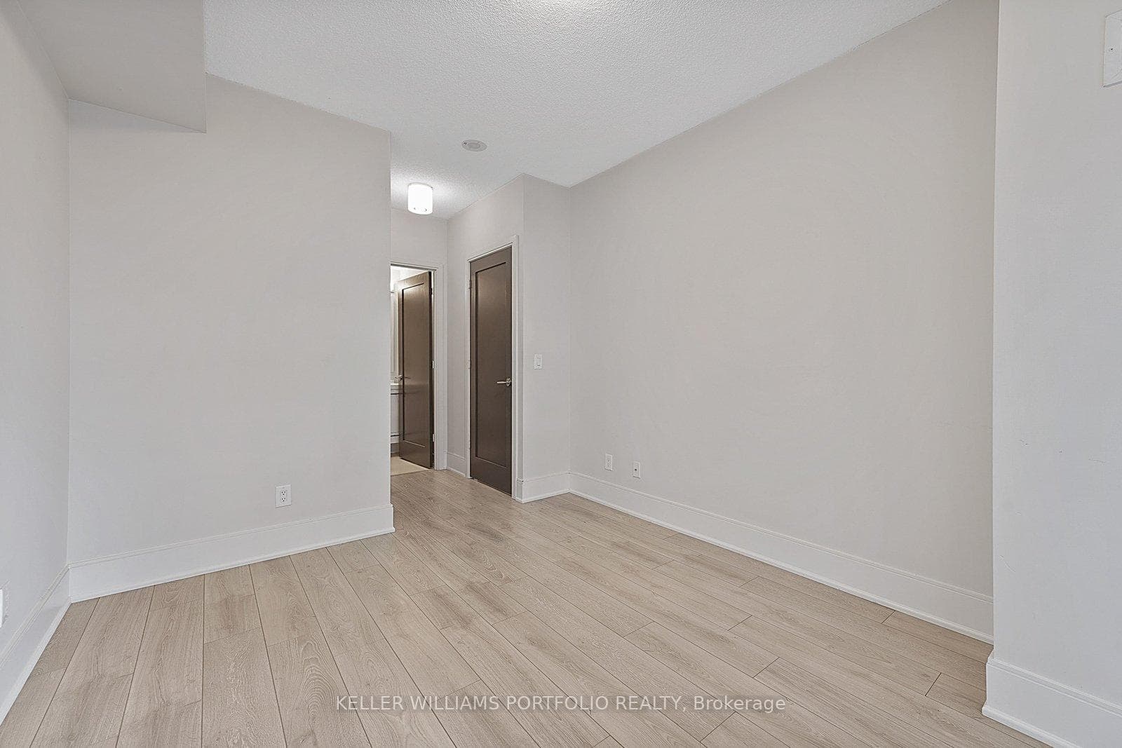 25 Broadway Avenue Unit 1504 photo 14