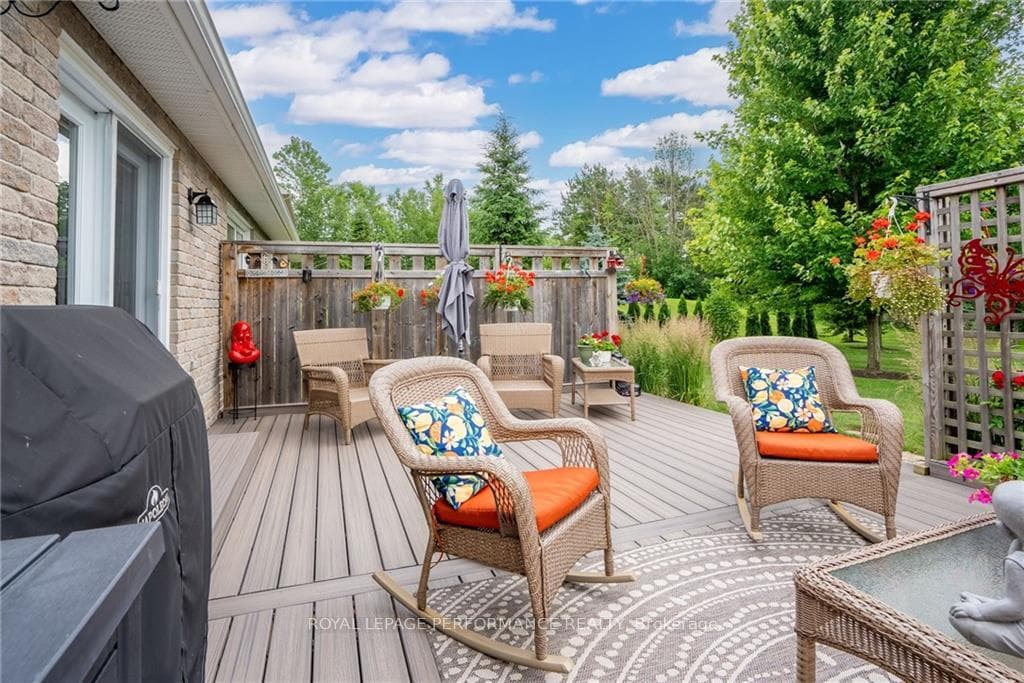 5 STRATFORD Boulevard photo 25