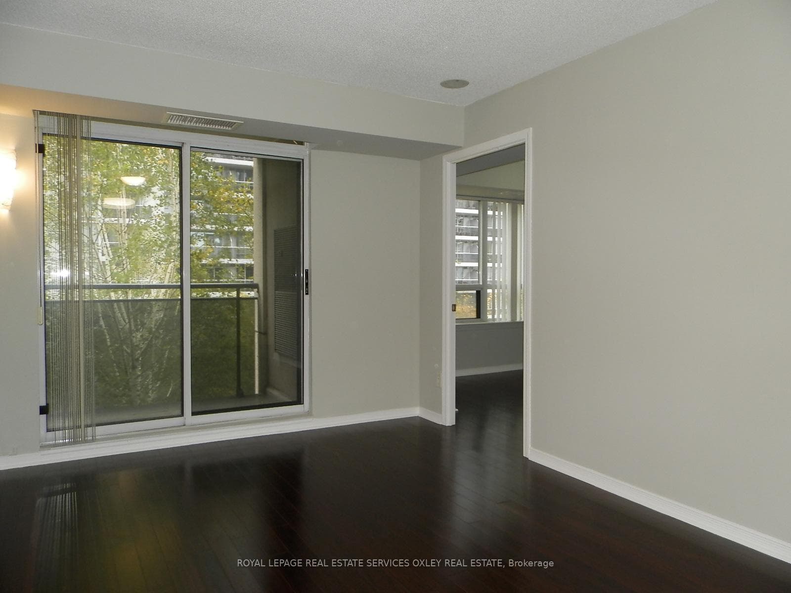 155 Beecroft Road Unit 512 photo 9