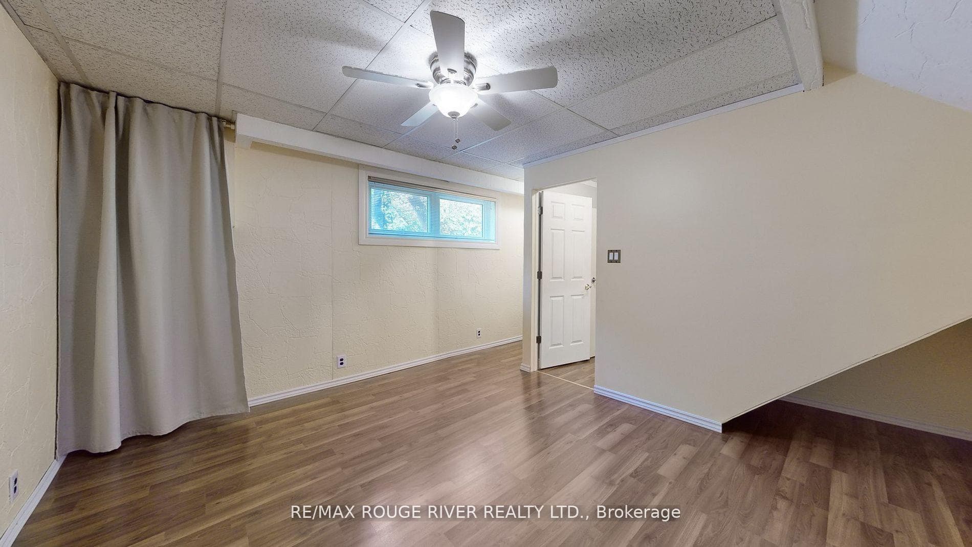 124 Beaverbrook Court photo 27