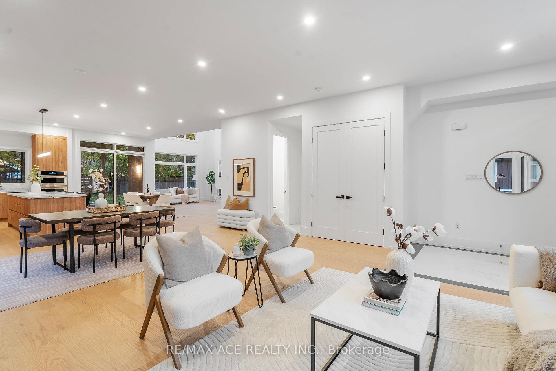 175 Harewood Avenue photo 6