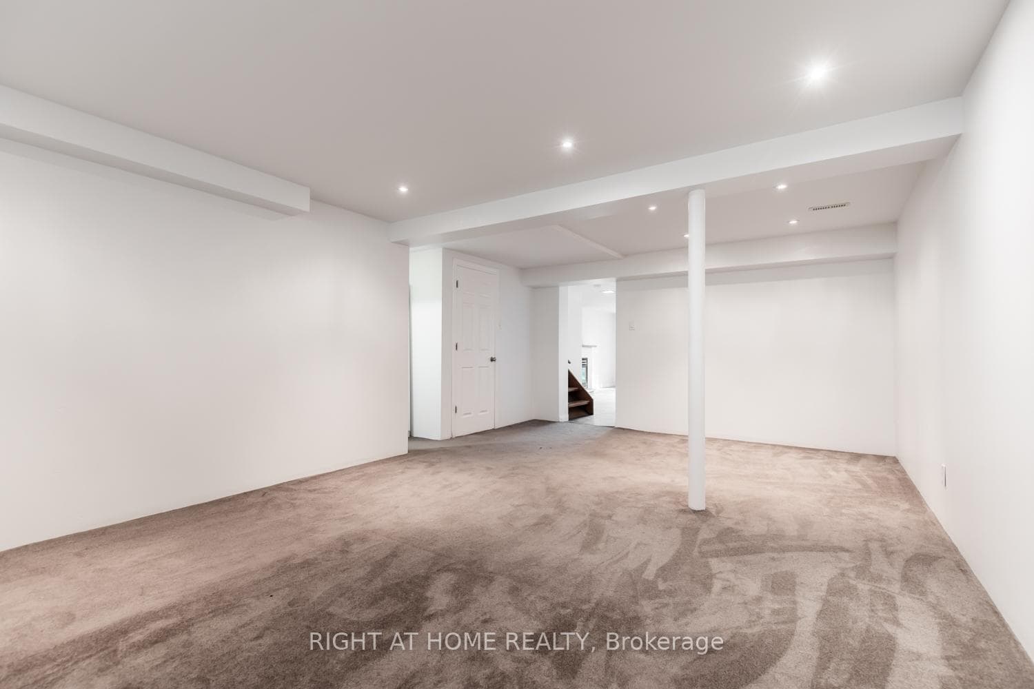 12 Murellen Crescent photo 12