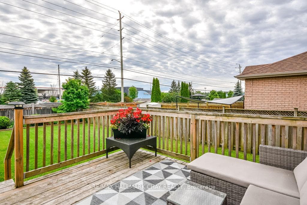 37 Julia Crescent photo 31