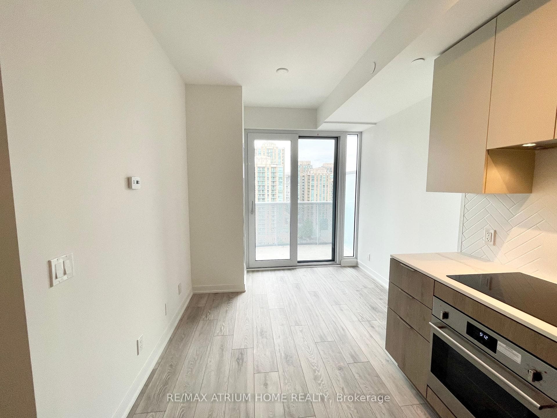 15 Holmes Avenue Unit 1405 photo 6