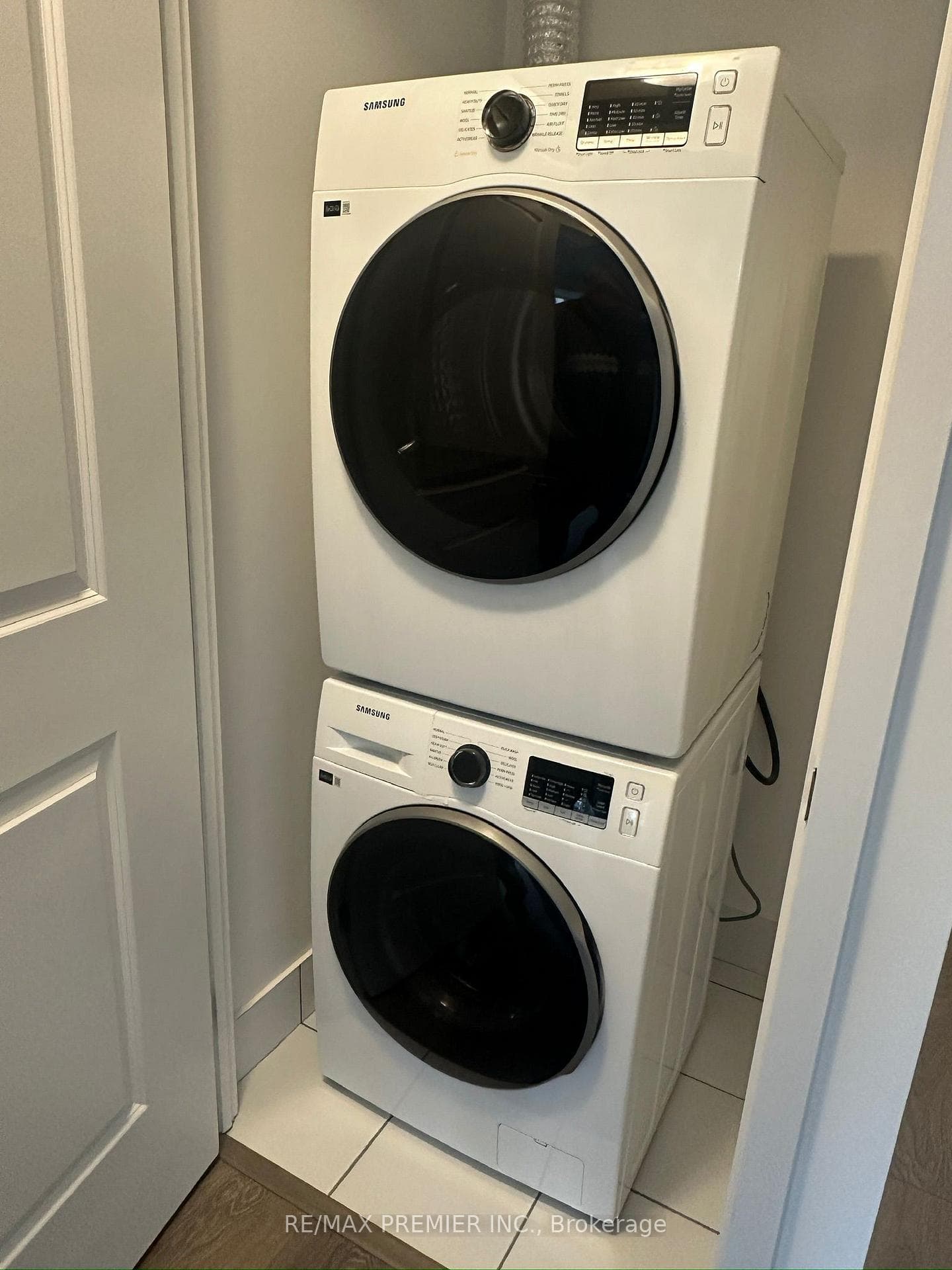 204 Burnhamthorpe Road Unit 803 photo 14