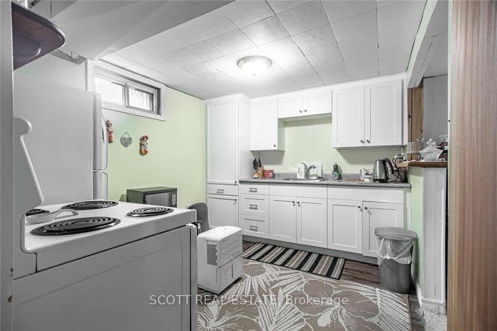 342 CHAMBERLAIN Street photo 17