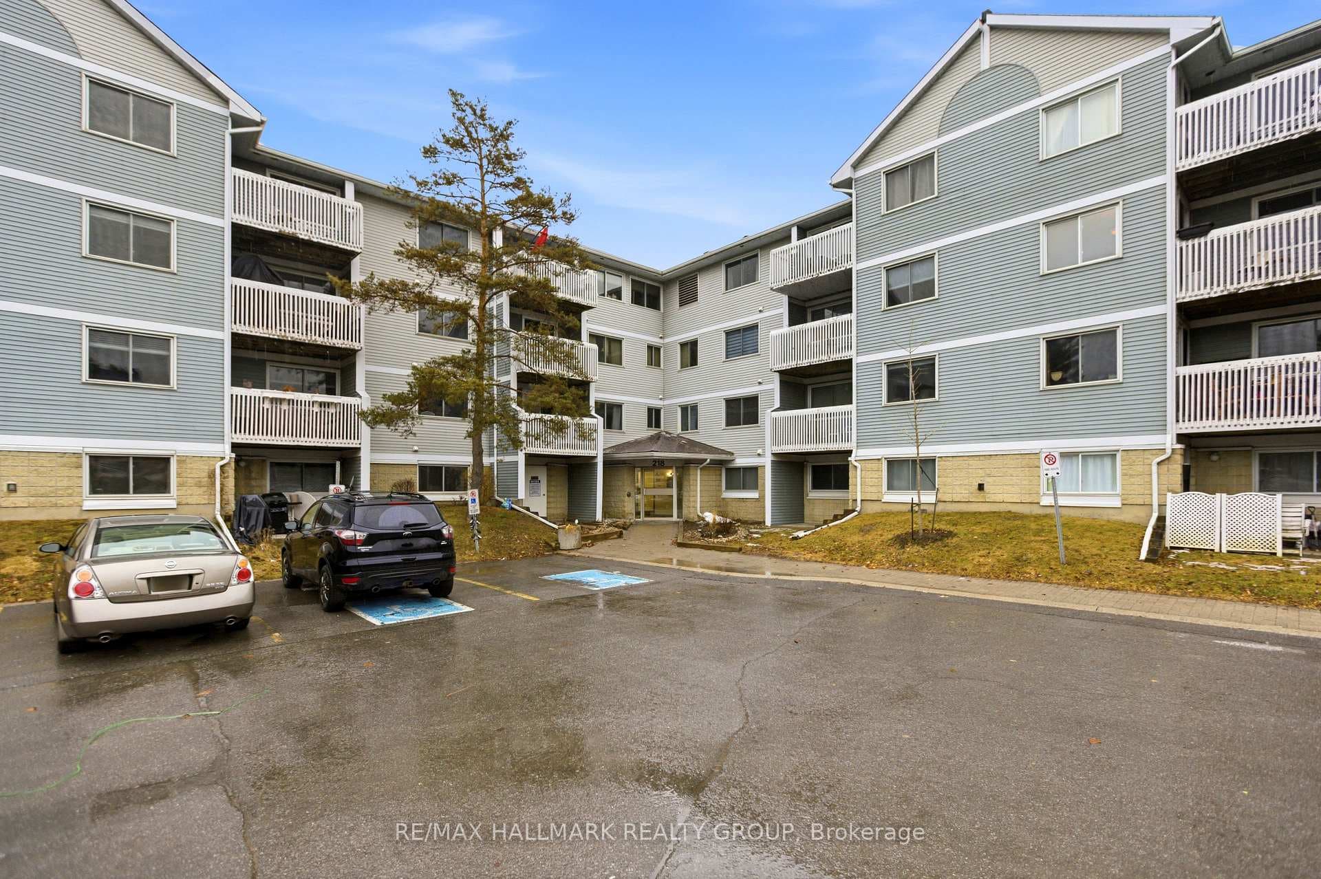 218 Viewmount Drive Unit 216 photo 1