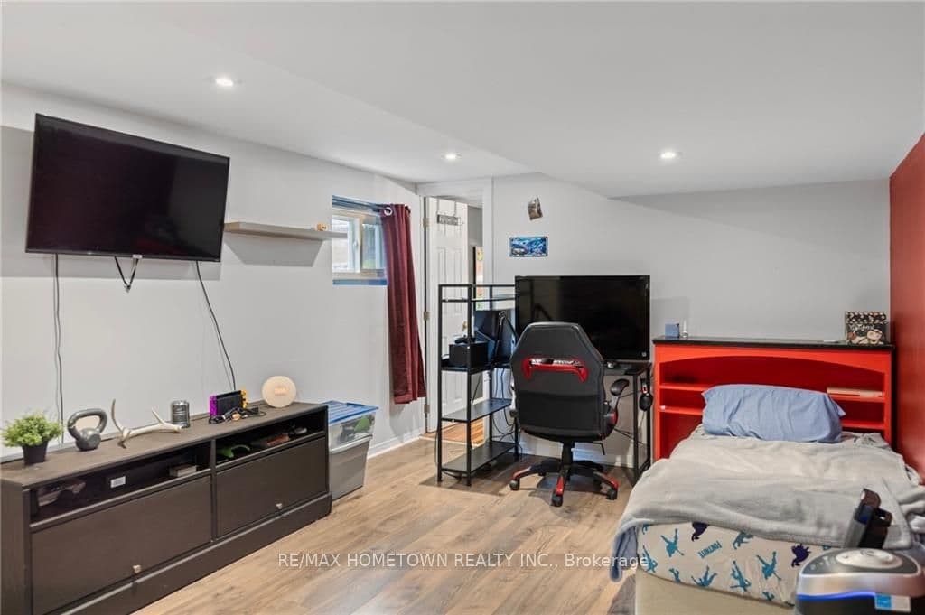 60 SCHOFIELD Avenue photo 14