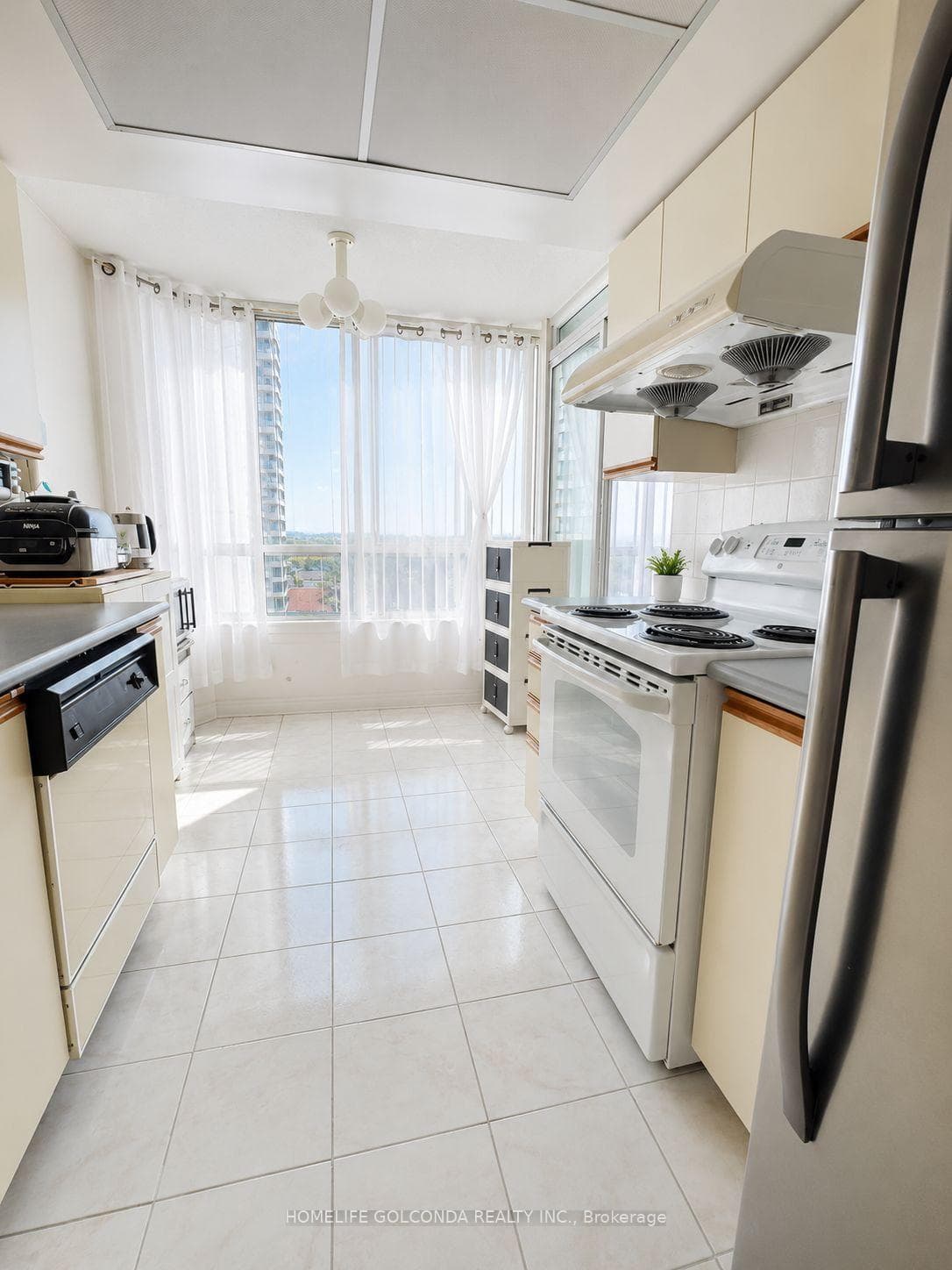330 Alton Towers Circle Unit 912 photo 5