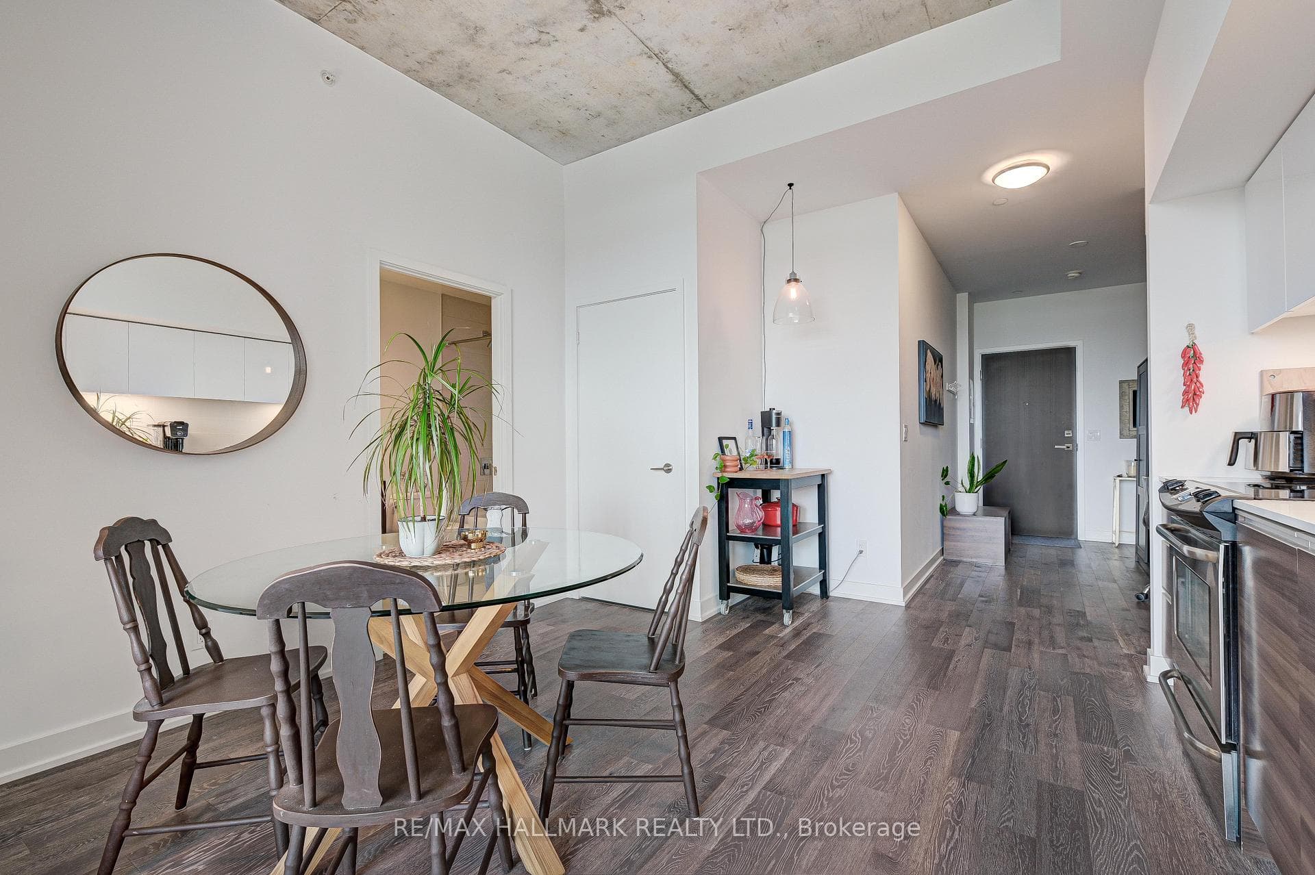 1238 Dundas Street Unit 813 photo 7