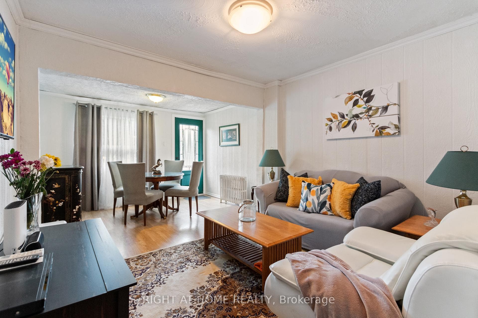 147 Harvie Avenue photo 8