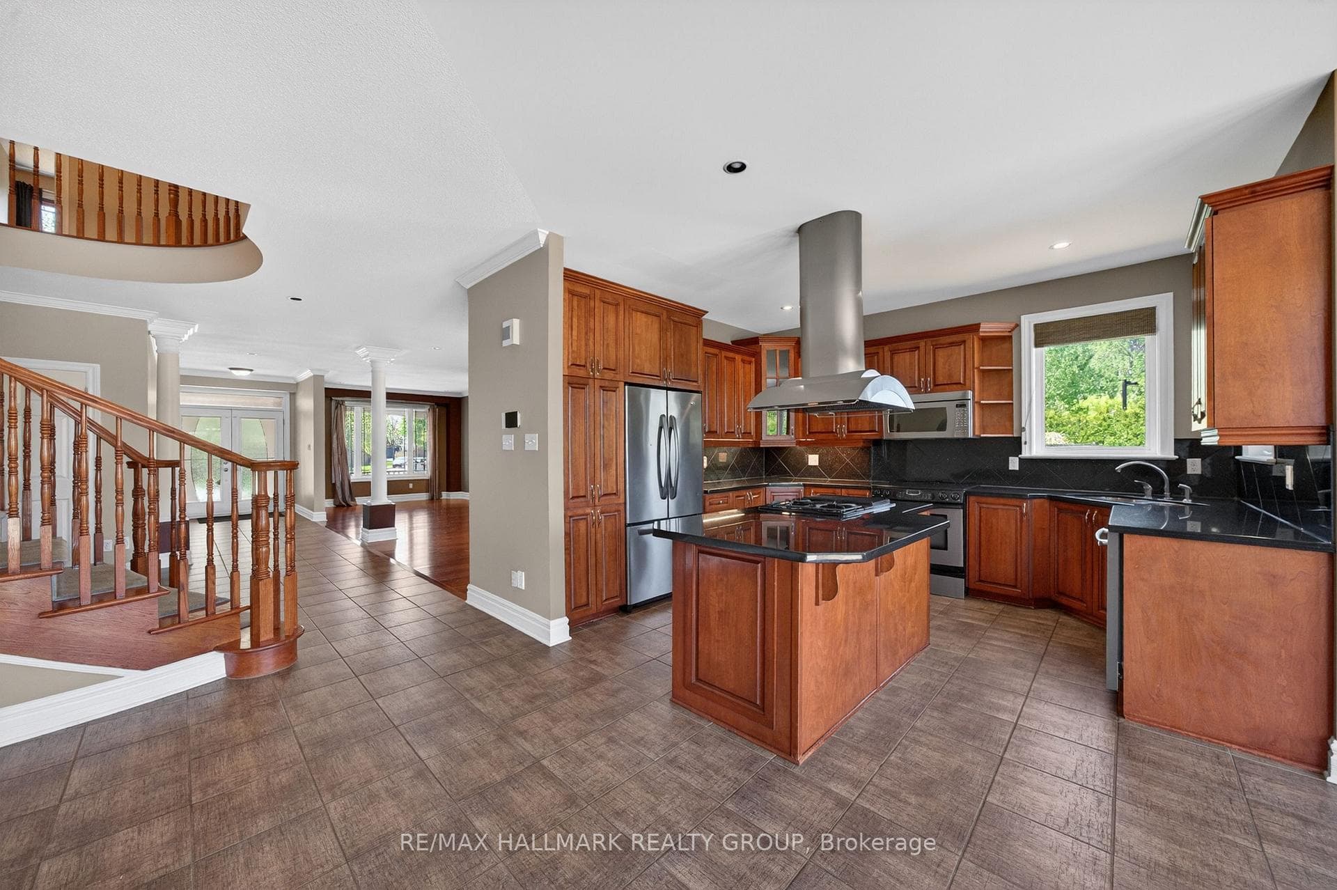2030 Cherington Crescent photo 11