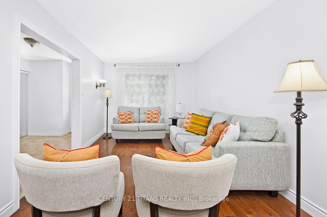 332 Langlaw Drive photo 5