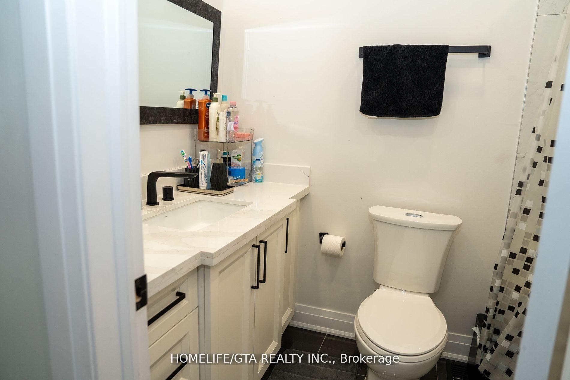 439 Rossland Road photo 12