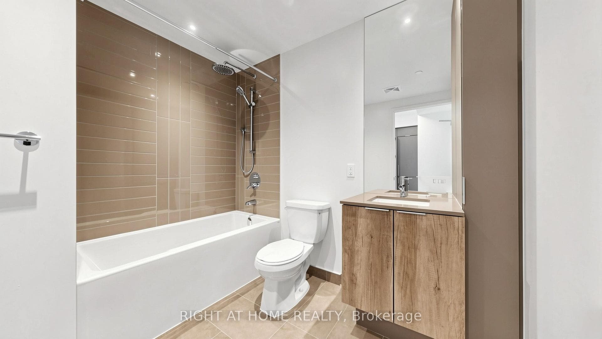 448 Burnhamthorpe Road Unit 6210 photo 19