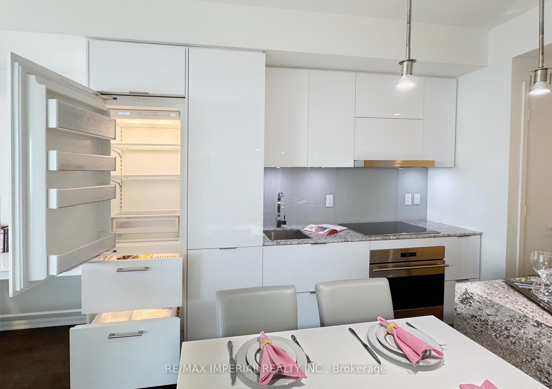 1 Bloor Street Unit 6407 photo 11