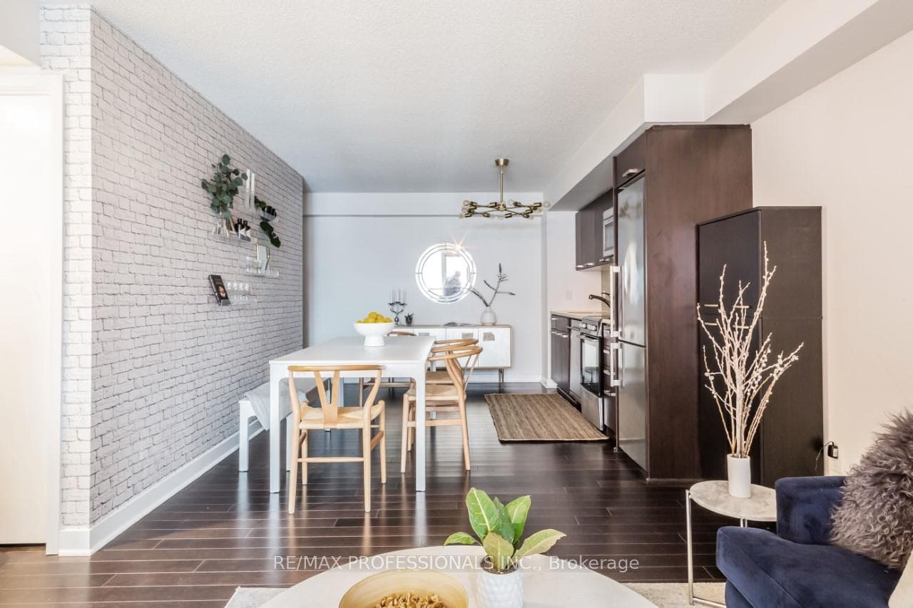 295 Adelaide Street Unit 415 photo 18