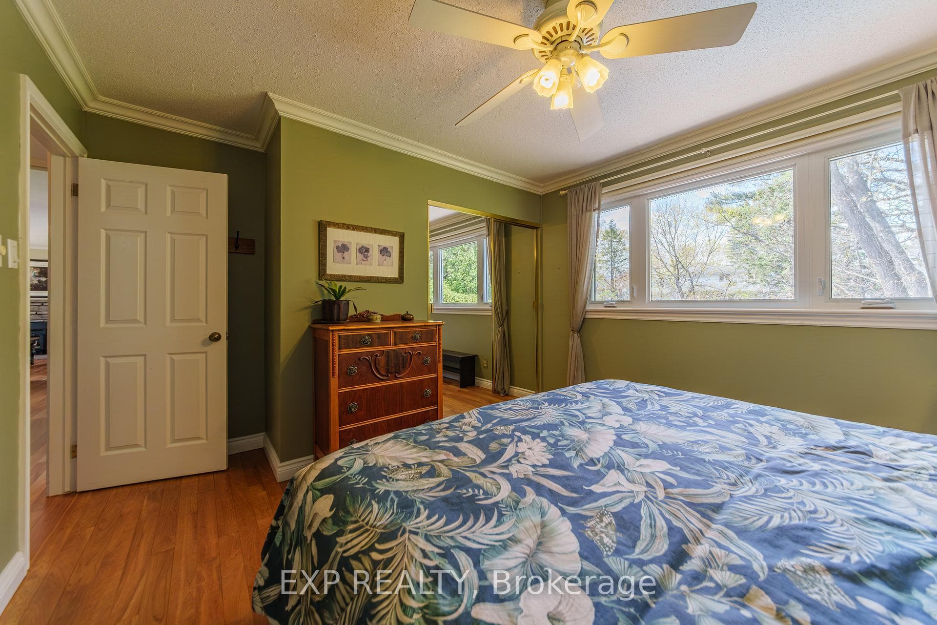 49 Parkmount Crescent photo 23