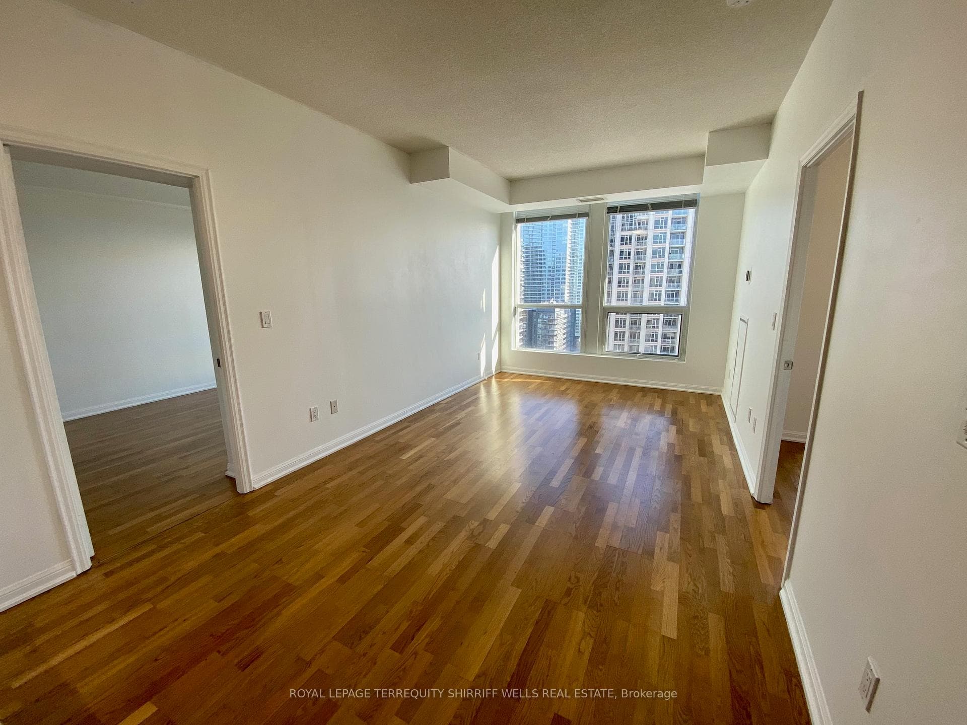 628 Fleet Street Unit 2103 photo 3